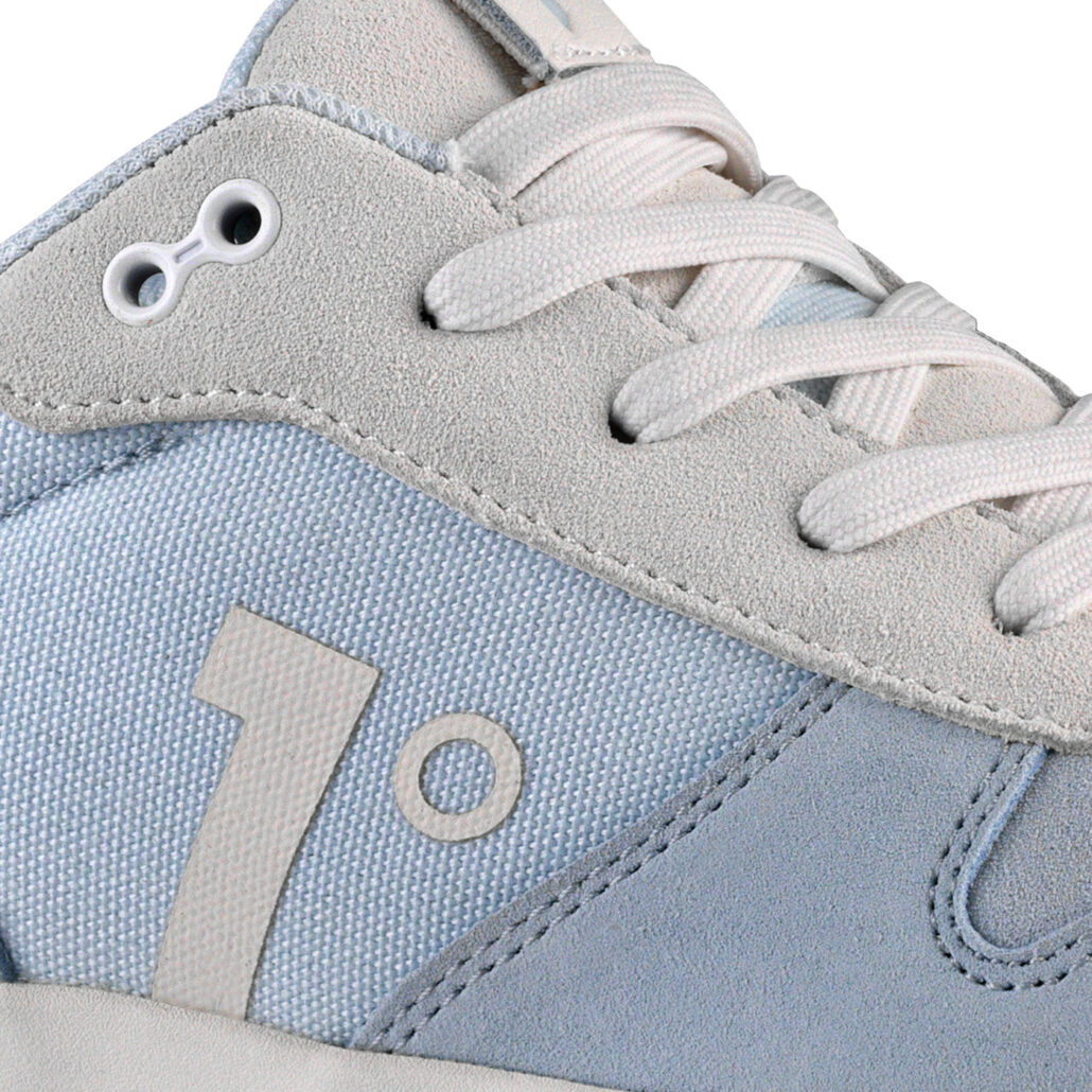 1° FIRST DEGREE logo detail on Arcade Light Blue flat pedal MTB shoe